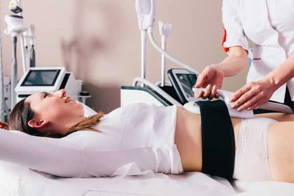 woman having body sculpting to help improve her body image and her mental health St John's Wood